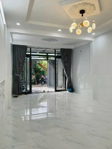 BÁN NHÀ ĐƯỜNG QUANG TRUNG - TRUNG TÂM THỊ TRẤN HÓC MÔN - 5,5*20 (110M2) - NHỈNH 5 TỶ