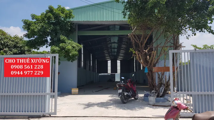 Nhà xưởng cho thuê phường thạnh lộc quận 12 dt: 500m giá 30 triêu/tháng lh: 0944977229