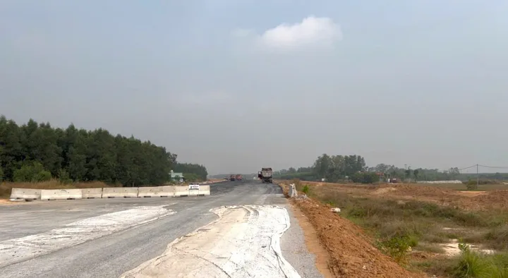 Bán đất 1883.6m² ngang 22.7m giá 10,6 tỷ tại Đường Vành Đai 3 Xã Phước An