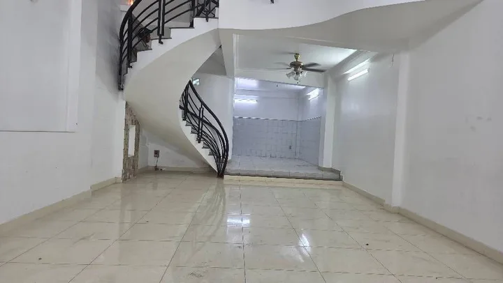 MẶT TIỀN HOÀNG XUÂN NHỊ ,TÂN PHÚ  NGANG LỚN 8M²