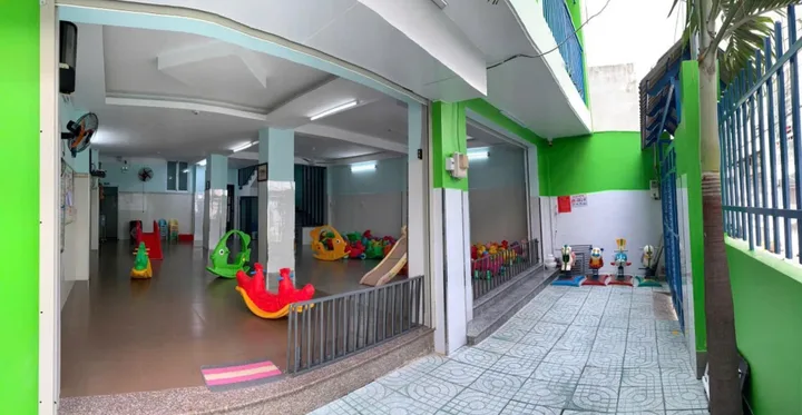 Góc Hai Mặt Tiền - Nhà 5 Tầng, DT: 225m² có sẵn 150m² thổ cư ngang 12,5m giá 13.5 tỷ tại Phường Bình Hưng Hòa
