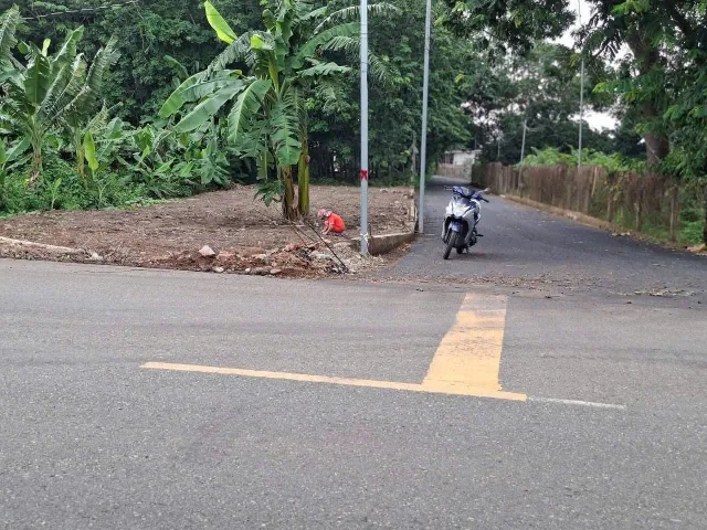 Bán đất 376.2m² có sẵn 100m² thổ cư ngang 9m giá 2.95 tỷ tại Đường Hương lộ 2 Phường Tam Long