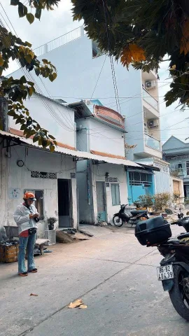 🌟 SIÊU PHẨM GIỮ DÒNG TIỀN – 2 CĂN 80M², 6.5 TỶ – SÁT Q.6, AN DƯƠNG VƯƠNG, Q.8 🌟
📍 Vị trí vàng: 2 căn sát nhau . đường hoàng ngân
➡️ Gần ngã tư An Dương Vương – Võ Văn Kiệt, đường 10m, xe tải tránh nhau.
💰 Giá: 6.5 TỶ/căn – phù hợp mua giữ tiền, đầu tư 