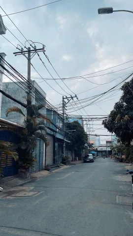 HÀNG HIẾM Q8 – BIỆT THỰ 5 TẦNG – Ở & KINH DOANH ĐỈNH 🔥
⸻

📍 An Dương Vương, P.16, Q.8 – sát Võ Văn Kiệt
🚗 Đường nhựa lớn, xe tải tránh – khu nhà cao tầng, dân trí cao

🏡 DT: 106m² (8m x 13.5m)
🏗 Kết cấu: 1 hầm + 4 tầng
🛏 6PN – 7WC, nội thất cao cấ