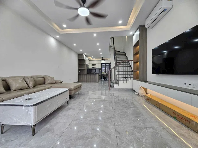 Bán nhà 100m² full thổ cư ngang 5m giá 9.9 tỷ tại Phường Nam Nha Trang