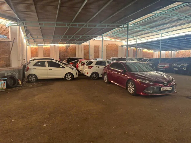 BÁN BÃI XE Ô TÔ Ở PHƯỜNG 13 TÂN BÌNH