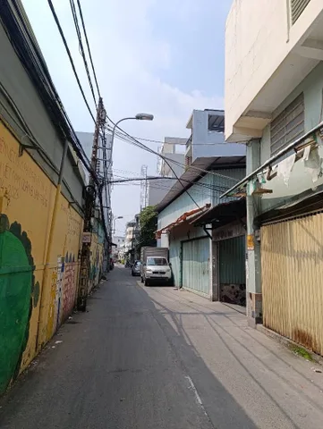NHÀ 3 TẦNG HXH QUAY ĐẦU TẠ QUANG BỬU, GẦN BẾN XE Q. 8, 40M2, 3 PN.