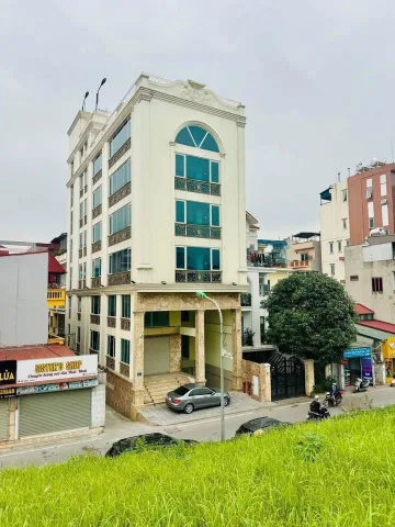 BÁN TÒA NHÀ MẶT PHỐ NGỌC THỤY. LONG BIÊN. 240M2 - 8 TẦNG.