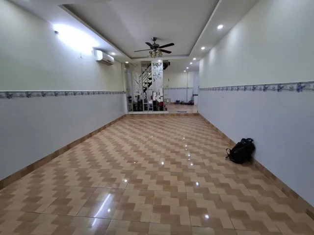 T2077 🔥🔥 nhà Trần Bình Trọng GV, SHR, Nở hậu, HXH, 2 tầng, 4x18m, 4.x tỷ