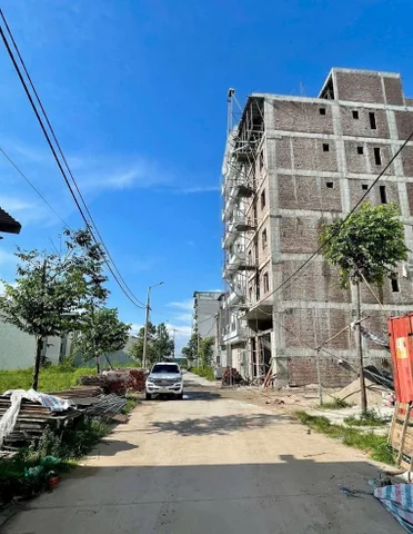 Bán 72m đất dãy K1 tặng nhà cấp 4 khu đồng lớn quang châu bắc giang. Phường nếnh tỉnh bắc ninh