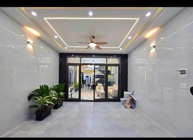 Bán nhà 2 lầu giá 3,55 tỷ - HXH Nguyễn Gia Trí - Gần Đại học Ngoại Thương, GTVT, Hutech, sổ riêng