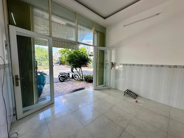 Bán nhà 56m² full thổ cư ngang 4m giá 6.8 tỷ tại Phường Nam Nha Trang