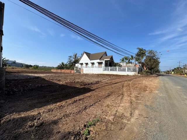 Bán đất 165m² có sẵn 60m² thổ cư ngang 5m giá 1.55 tỷ tại Xã Quảng Phú
