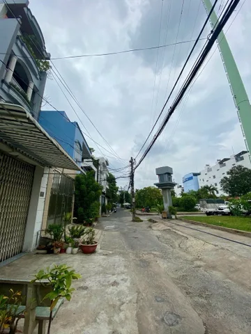 Bán nhà 1 Trệt, 1 Lửng, Hẻm ôtô, DT: 99m² full thổ cư ngang 4,1m giá 10.45 tỷ tại Phường Phú Thạnh