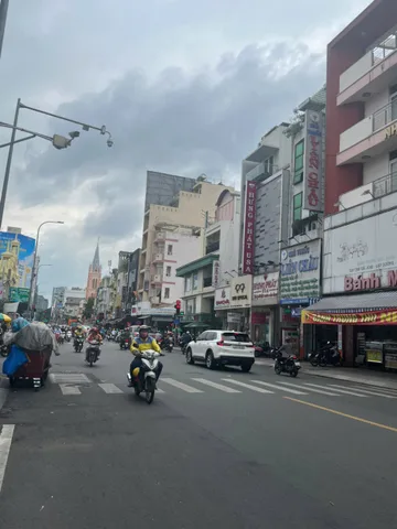 Bán nhà Nguyễn Hữu Cầu ngay Hai Bà Trưng, Tân Định, Quận 1, ngang 7,5x26m, 191m2,