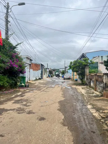 Bán đất đường Phạm Văn Đồng đầy đủ tiện ích dân cư đông đúc diện tích 135m 5m2 giá 2ty99