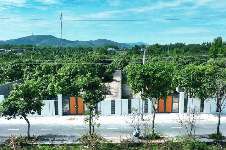Bán đất 496.6m² có sẵn 100m² thổ cư ngang 10m giá 3.3 tỷ tại Xã Phước Hải