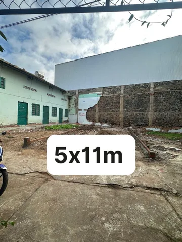 Hẻm cấp 1 Phùng Hưng . Ngay chợ Đê đi vào 100m