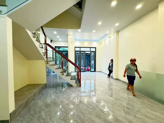 Bán nhà 55m² full thổ cư ngang 5.5m giá 6.22 tỷ tại Phường Bình Hưng Hòa