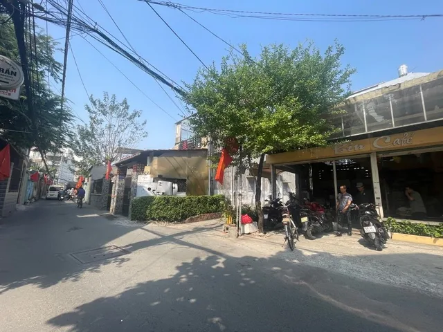 Gò vấp 4 tầng chính chủ sổ hồng riêng.
