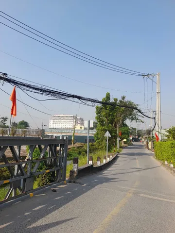 Bán nhà mặt tiền An Phú Đông 3 Quận 12, 4 tầng, 5PN, gần BV Hồng Đức 2, cổng An Phú Đông Village