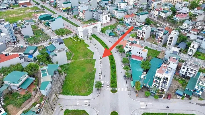 BÁN ĐẤT NGAY ĐẦU CỔNG CHÀO LIDECO,HẠ LONG