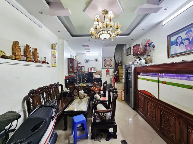Bán nhà Võ Chí Công 35m² full thổ cư ngang 4.5m giá 9.85 tỷ tại Đường Võ Chí Công Phường Nghĩa Đô (MUA/BÁN BĐS nhắn tin Zalo 0862299066)