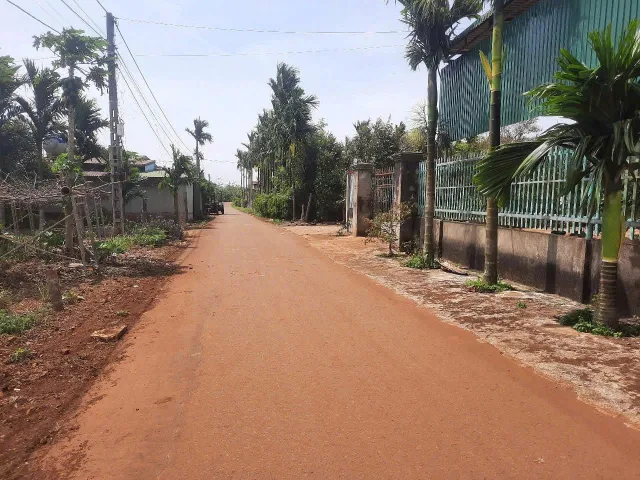 Bán đất 272.6m² có sẵn 60m² thổ cư ngang 10m giá 975 triệu tại Xã Ea Knuếc