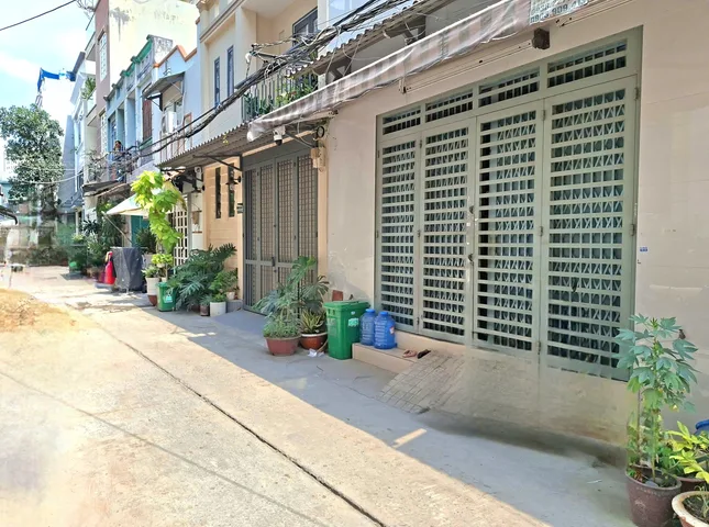 Lê Đình Cẩn, nhỉnh 5 ty- Dt 55m2-  ngang lớn gần 6m-Shr