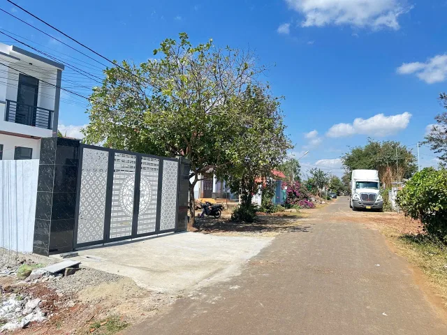 Bán nhà 134.5m² có sẵn 60m² thổ cư ngang 5m giá 2.95 tỷ tại Phường Ea Kao