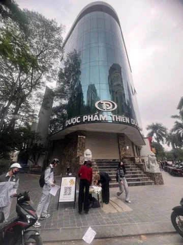 BÁN NHÀ MẶT PHỐ DỊCH VỌNG HẬU. 340M2 XÂY 9 TẦNG. THANG MÁY. LÔ GÓC.