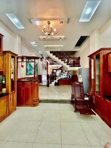 💥 Nhà 4 Tầng, Mặt Đường Lê Hồng Phong, Nha Trang | 113m2 ( DTSD : 360m2 ) - Ngang 4,43m vs 5p/ngủ / Giá 12 tỷ 995 tr.