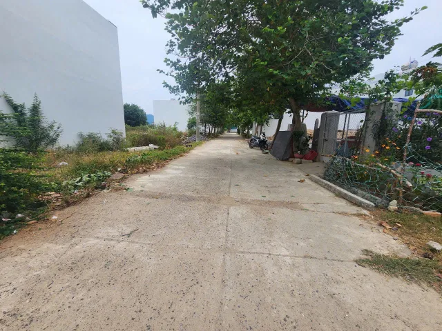 Bán đất 100.2m² có sẵn 100m² thổ cư ngang 5m giá 2.45 tỷ tại Phường Tây Nha Trang
