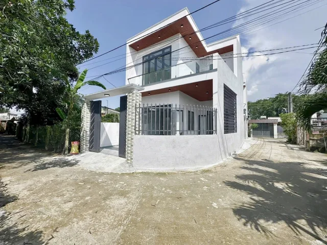 Bán căn nhà xây mẫu biệt thự mini mới hiện đại, sổ riêng thổ cư