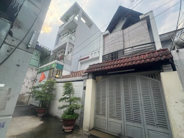 Bán nhà sổ hồng riêng, gò vấp, gần trường học, chợ