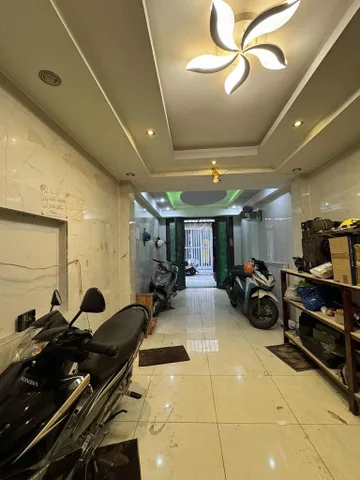 🏡 NHÀ 4 TẦNG BTCT – TRUNG TÂM QUẬN 6 – Ở + ĐẦU TƯ TỐT
📞0368123186
• Kết cấu: 4 tầng BTCT, sân thượng
• Công năng: 5PN – 3WC – phòng khách – bếp rộng
• Diện tích sử dụng: ~140m²
• Hẻm cao ráo, khu dân cư ổn định, di chuyển trung tâm thuận tiện
✨ Nhà 