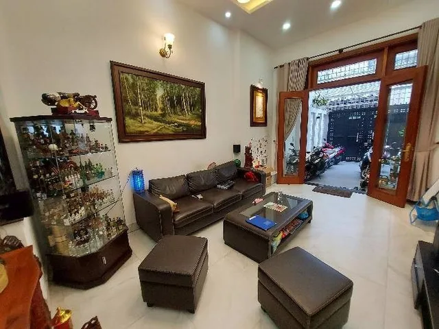 Bán nhà  5 Tầng đường Cửa Long Tân Bình