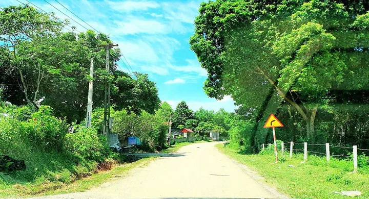 1290m có 300m đất thổ cư - mặt tiền 18m  đường liên huyện - Gần hồ tự nhiên 20ha