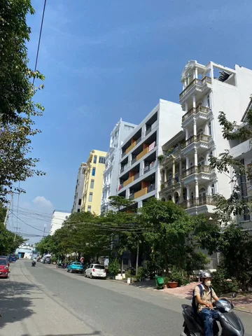 Shophouse mặt tiền đường 20m; cách Phú Mỹ Hưng 300m; 63m2; tiện kinh doanh đủ ngành nghề