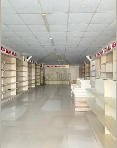 CHO THUÊ NHÀ MẶT TIỀN NGUYỄN VĂN CỪ  THÍCH HỢP SHOWROOM