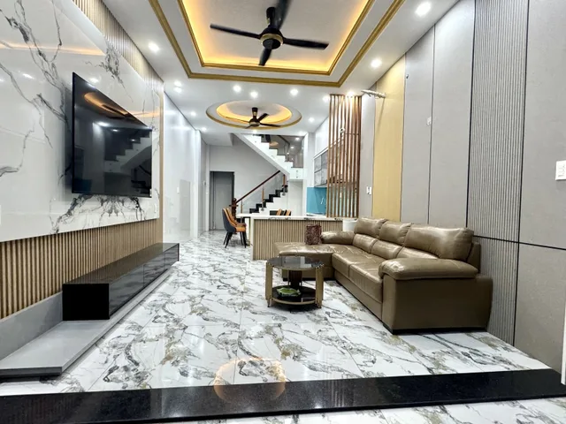 🚗 BÁN NHÀ 3 TẦNG - 51M2( 4.1*12.4), HOÀN CÔNG, KHÔNG QH - NHÀ HẺM XE HƠI - ĐỐI DIỆN VINHOM - LONG THẠNH MỸ, THỦ ĐỨC.(X)