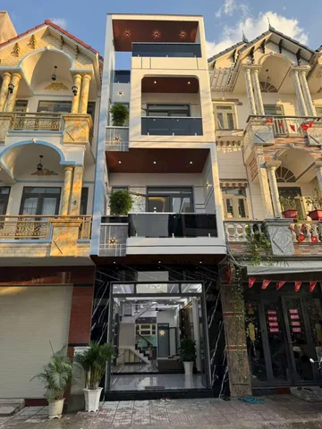 BÁN NHÀ SỔ HOÀN CÔNG - GẦN CHỢ PHÚ PHONG BÌNH DƯƠNG