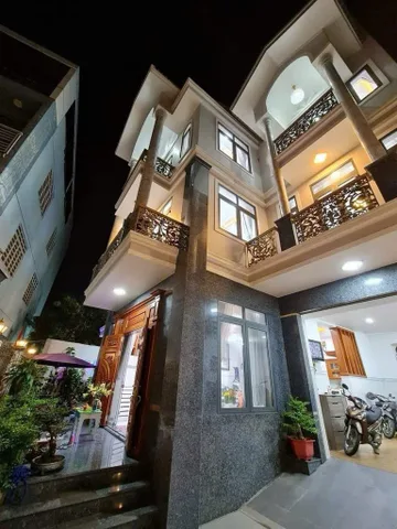 Bán nhà 208m² 14m x 15m x 3 Tầng giá 24.9 tỷ tại Đường Hoàng Lê Kha Phường Bình Tây