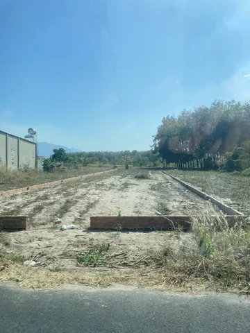 Bán đất có 100m2 thổ cư. Đường Hắc Dịch _ tóc tiên . Gần Chợ