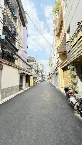 Nhà đẹp Lạc Long Quân tiện ra trung tâm, 4 tầng 50m2 oto đậu gần nhà, chỉ 7.5 tỷ