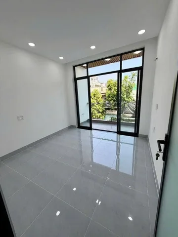 Nhà 2 Lầu 35M2 Cách Hẻm Xe Hơi Chỉ 30m- CMT8  QUẬN 10 - Nhà Mới Dọn Ở Ngay