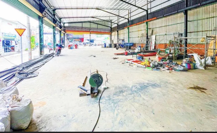 Cho thuê mặt bằng 600m2 góc đường Hà Huy Giáp Quận 12