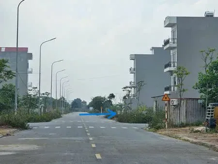 BÁN NHÀ TRUNG TÂM THỊ TRẤN AN LÃO, ĐỐI DIỆN BỆNH VIỆN, KCN AN LÃO, ĐƯỜNG RỘNG Ô TÔ TRÁNH