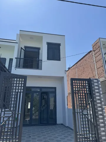 Nhà trệt lầu gần cầu bạch đằng 2 sổ riêng thổ cư giá 1.550 . Ko phát sinh chi phí