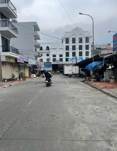 BÁN ĐẤT NGAY CỔNG CHỢ CÁI DĂM,BÃI CHÁY